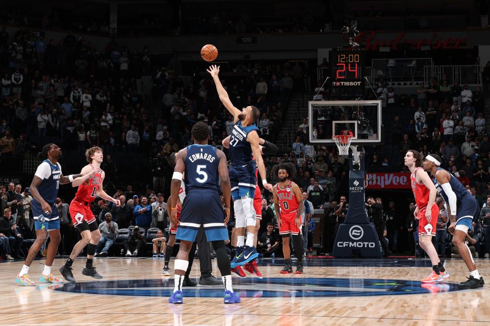 现代足球运 现代足球运